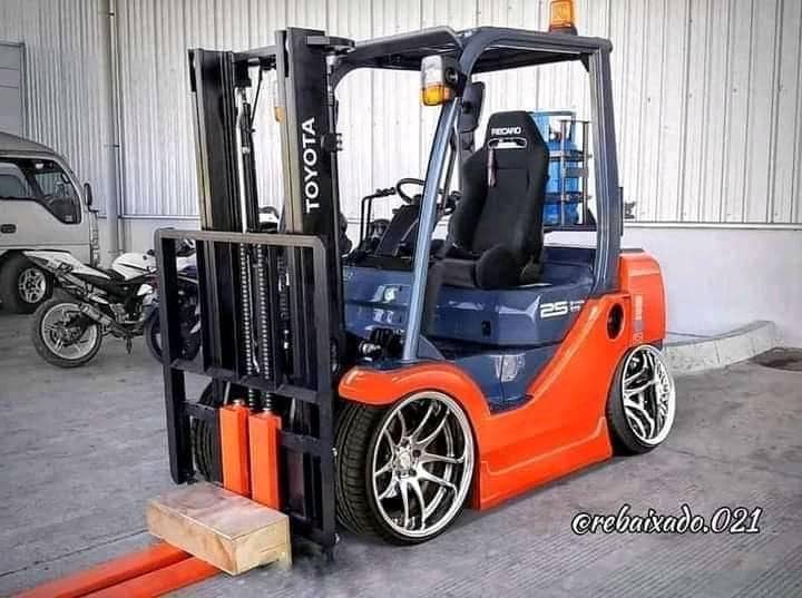 Imagen 2 - Montacargas